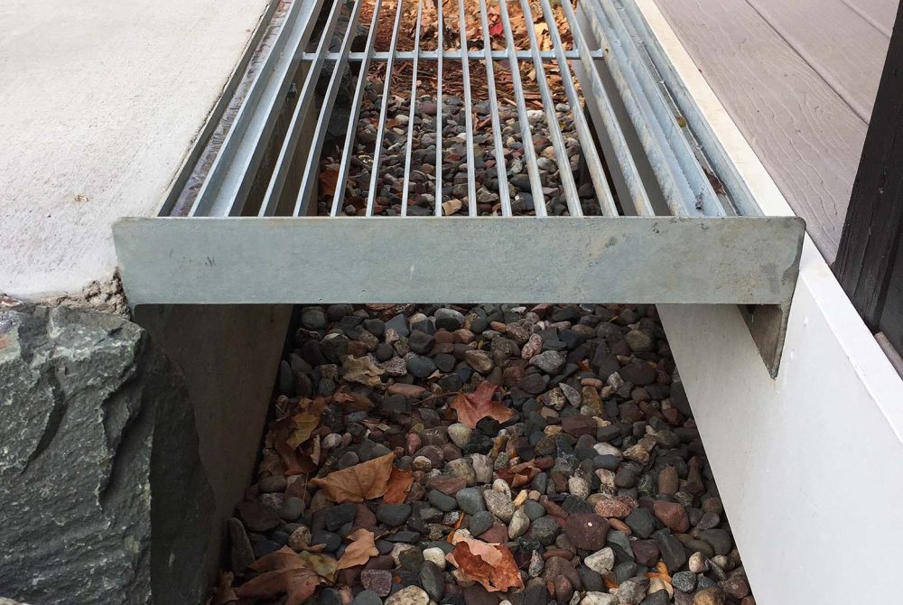 110617-entry-grate