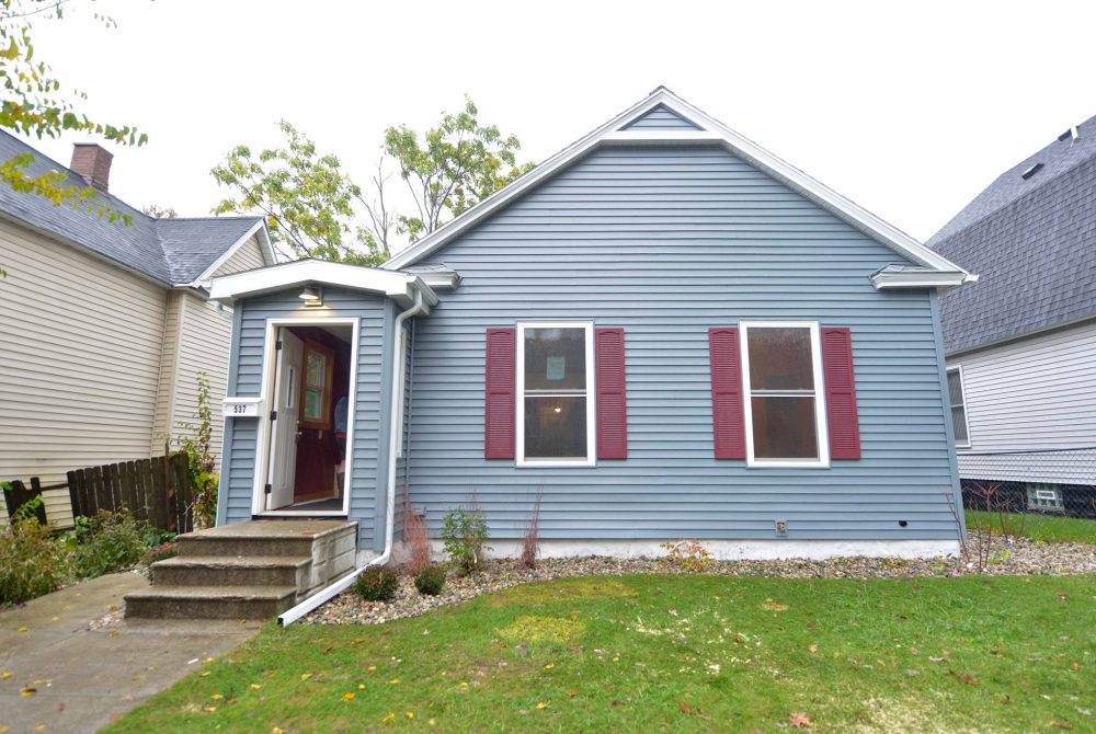537-Woodlawn-pic-front-1